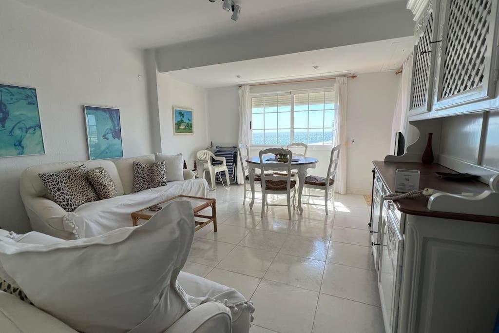 Apartamento Con Acceso Directo A La Playa Apartment บาเลนเซีย ภายนอก รูปภาพ
