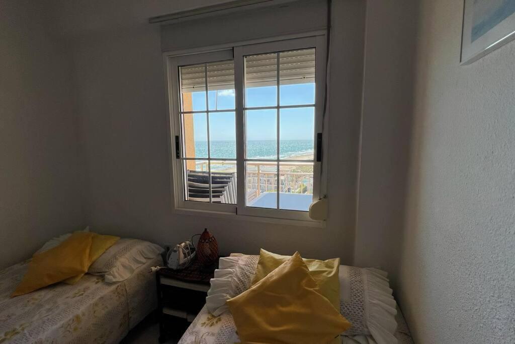 Apartamento Con Acceso Directo A La Playa Apartment บาเลนเซีย ภายนอก รูปภาพ
